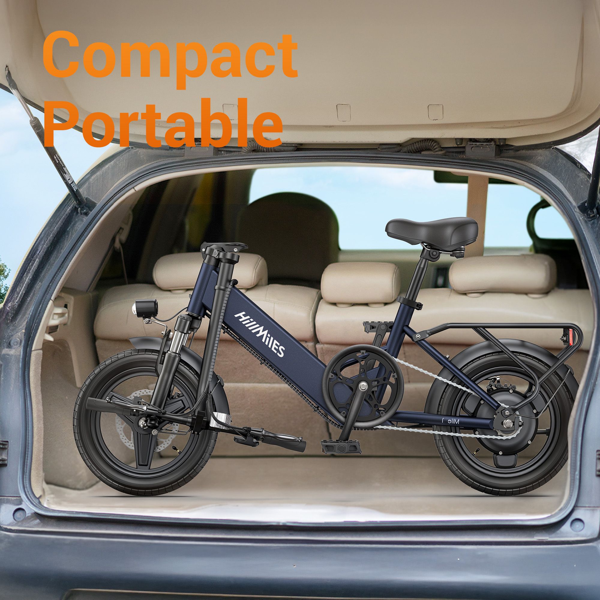 Vélo électrique pliable bleu foncé dans le coffre d'une voiture. Marque HillMiles visible. Texte: Compact Portable.