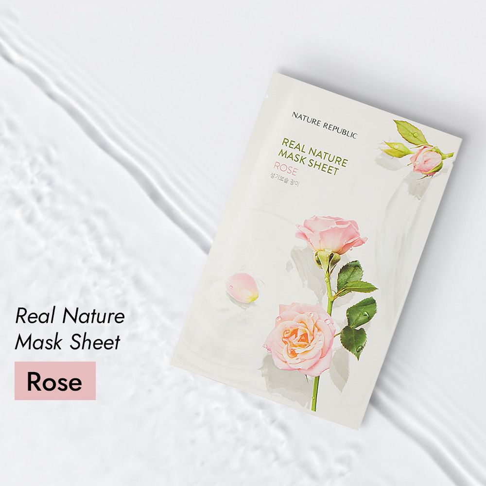 Gezichtsmasker verpakking met rozen en water. Tekst: NATURE REPUBLIC, REAL NATURE MASK SHEET, ROSE. Roze rozenblaadjes.