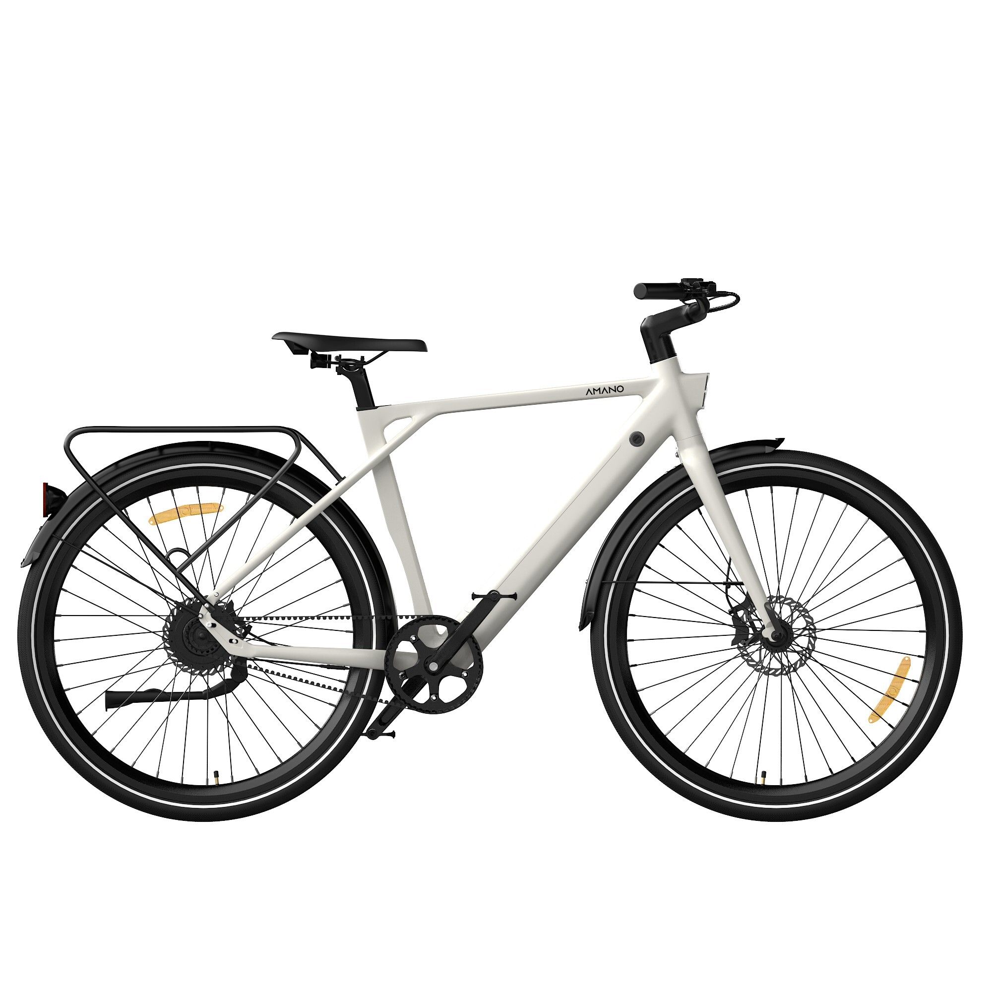 Vélo électrique AMANO S900 blanc. Pneus noirs, porte-bagages et garde-boue. Transmission par courroie carbone. Marque sur cadre.