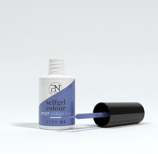 Flacon de vernis semi-permanent PN Selfgel, N27 Indigo Dye. Bouchon ouvert, pinceau visible. Couleur bleue.