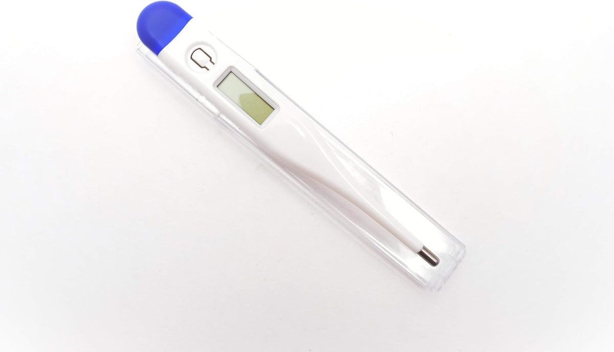 Digitale thermometer in transparante hoes. Witte thermometer met blauw uiteinde en display.