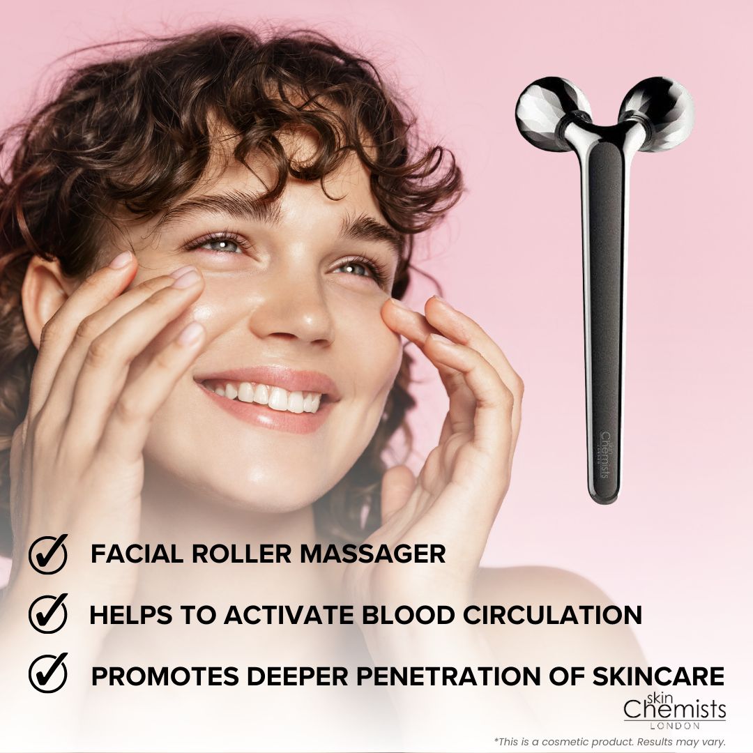 Rouleau de massage facial à côté d'une femme souriante. Texte: Facial Roller Massager, Aide à activer la circulation sanguine, Favorise la pénétration des soins.