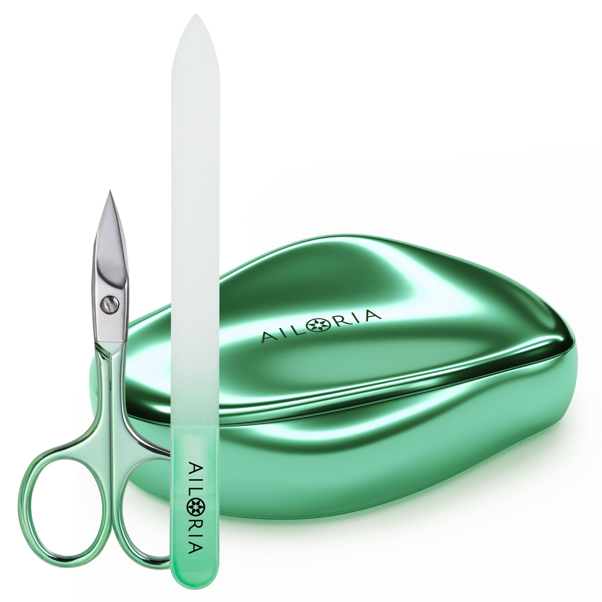 Ensemble avec étui vert, ciseaux à ongles et lime en verre. Étui avec logo AILORIA. Ciseaux et lime en métal.