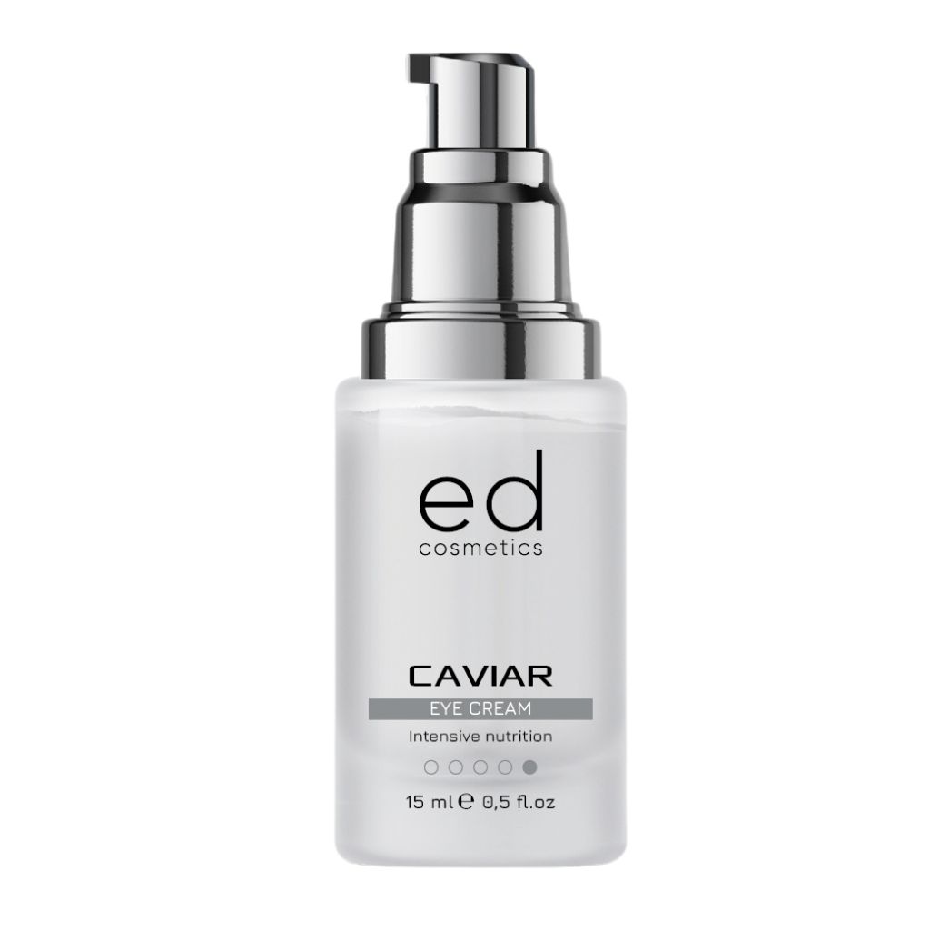 Flacon de crème pour les yeux avec pompe argentée. Inscription: ED cosmetics, Caviar Eye Cream, 15 ml.