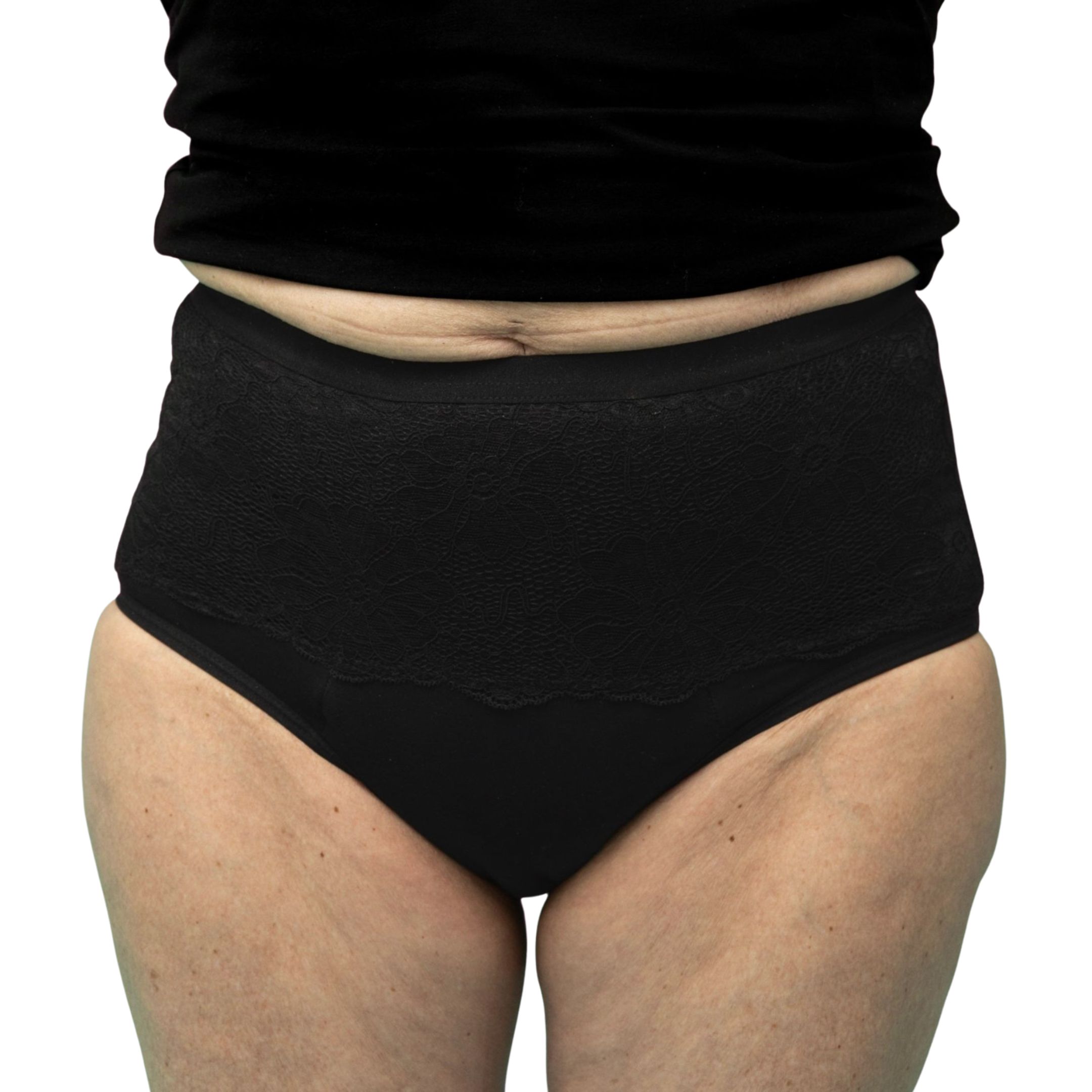 Gros plan sur une culotte noire ultra-absorbante. Taille haute, couvrant le ventre. Vue de face.
