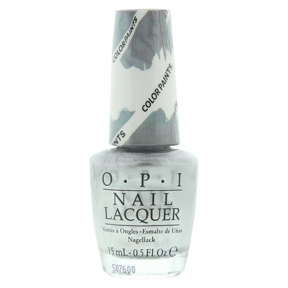 OPI nagellak in zilver. Glazen fles met zilveren lak en wit etiket met grijze strepen.
