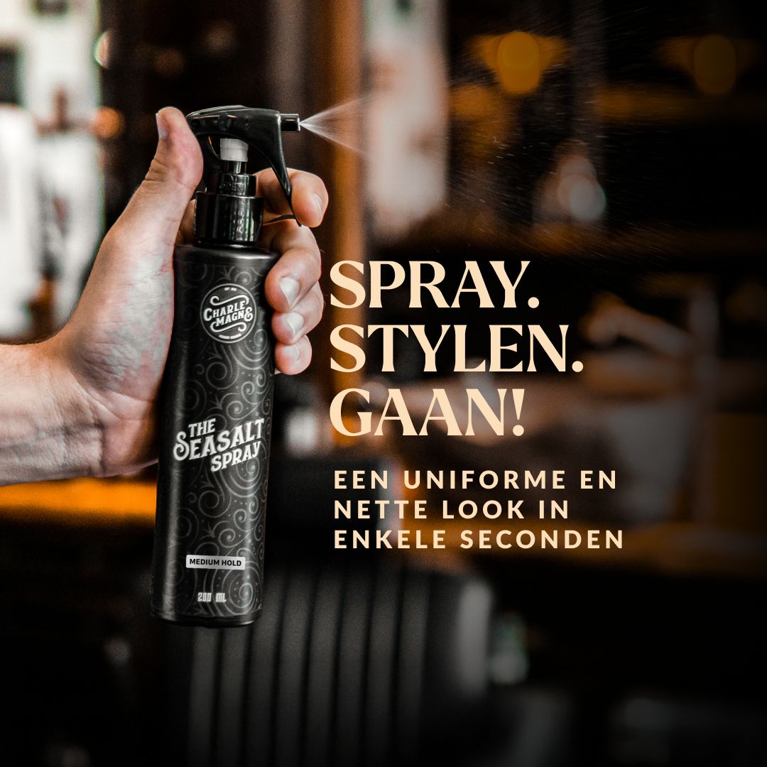 Zwarte sprayfles "The Seasalt Spray" "Medium Hold" die vloeistof vernevelt.