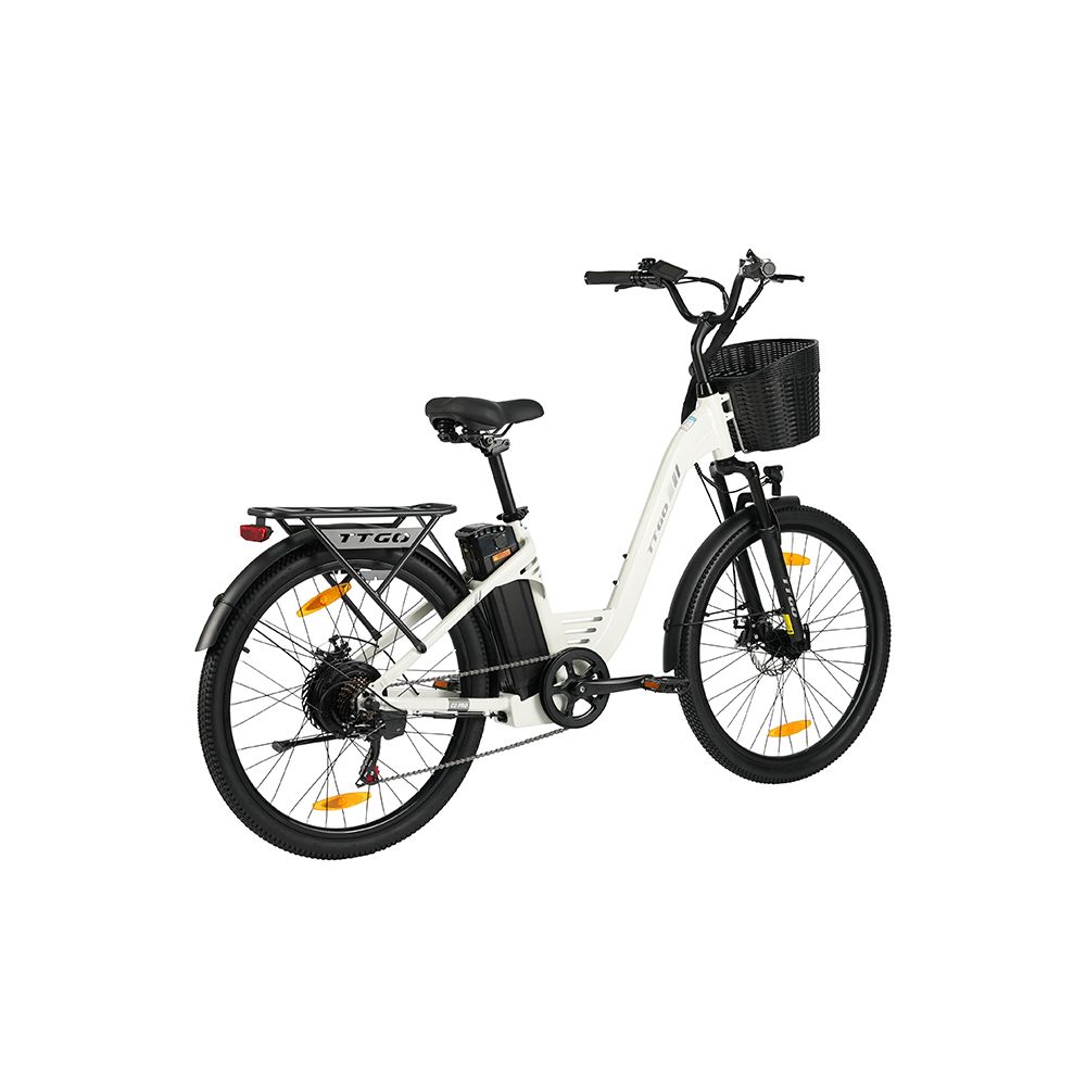 Witte elektrische fiets met zwarte mand, bagagerek en banden. Shimano 7-versnellingsversnelling.