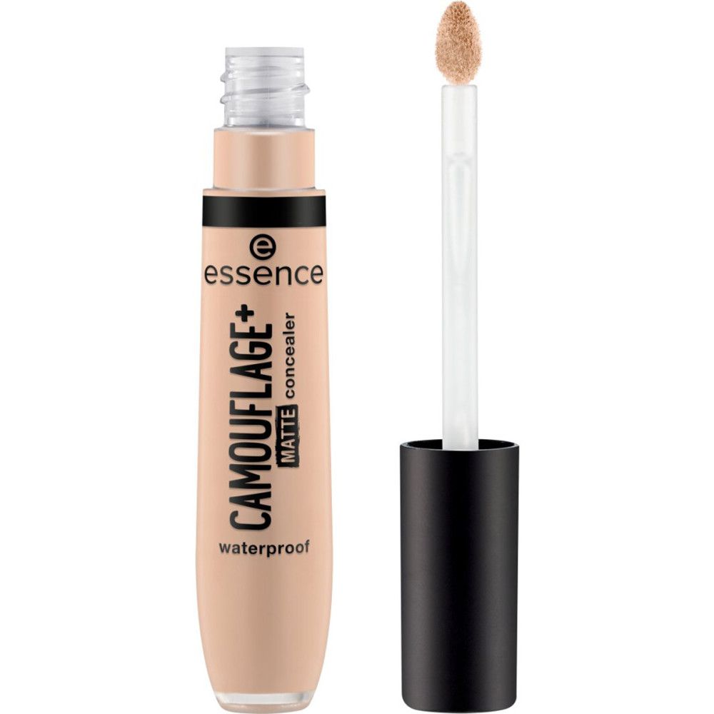 Correcteur mat Essence Camouflage+. Tube avec applicateur. Bouchon noir. Inscription: Camouflage+ Matte concealer waterproof.