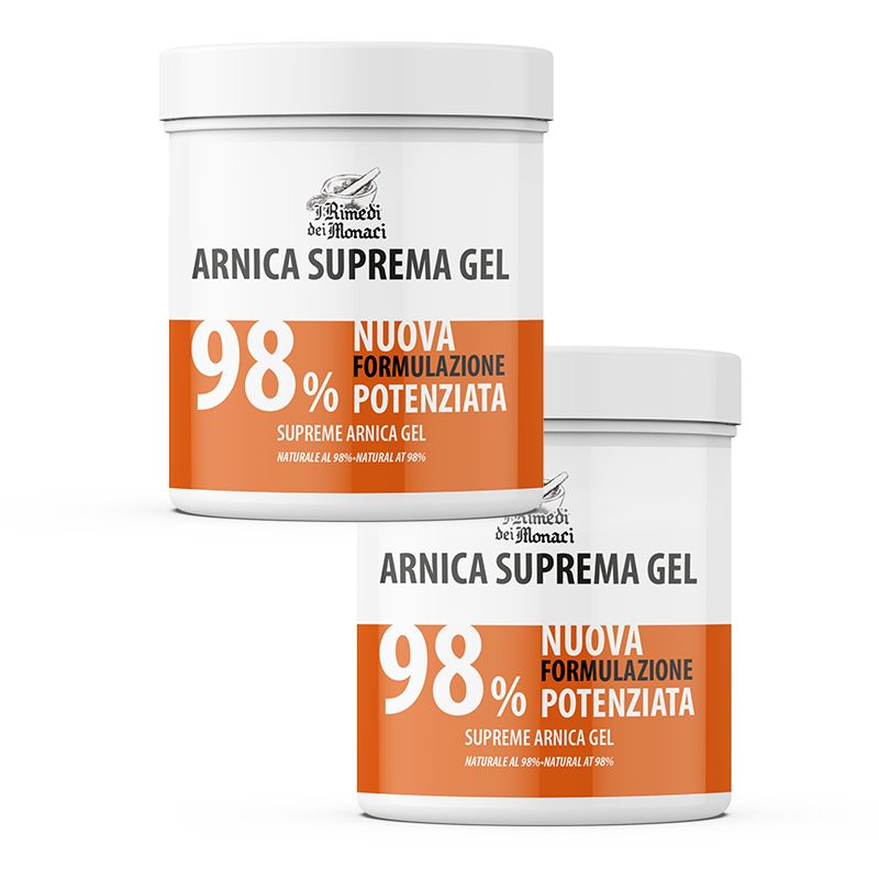 Deux pots blancs avec étiquettes orange. Texte: ARNICA SUPREMA GEL, 98%, NUOVA FORMULAZIONE POTENZIATA. Logo: Rimedi dei Monaci.