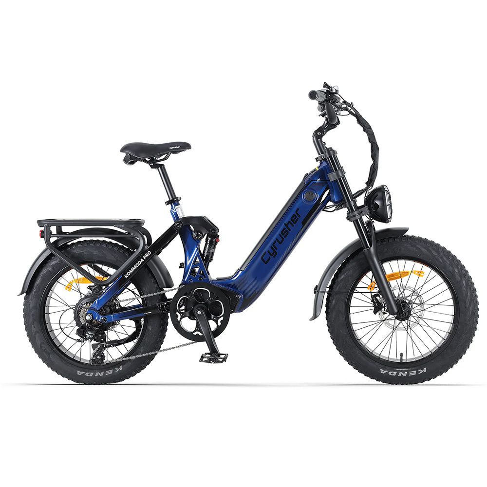 Vélo électrique bleu, pneus noirs, porte-bagages. Marque CYRUSHER, modèle Kommoda Pro.