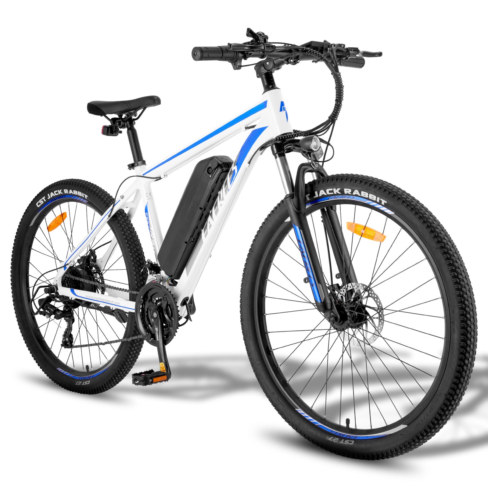 VTT électrique blanc avec accents bleus. Pneus, selle et guidon noirs. Inscription "JACK RABBIT".