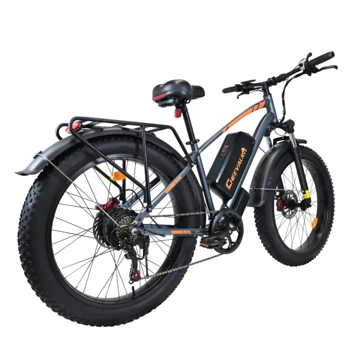 Grijze elektrische fatbike met zwarte banden. Oranje accentstrepen. Zwarte bagagedrager en spatborden. Schijfremmen.