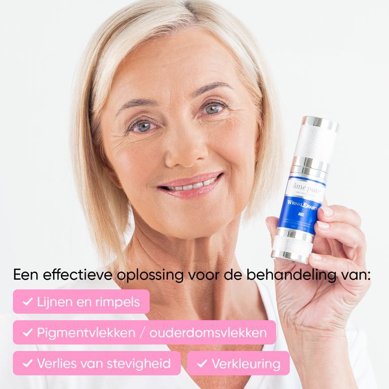 Dermaroller en WrinklEraser gel fles op spiegelend oppervlak.