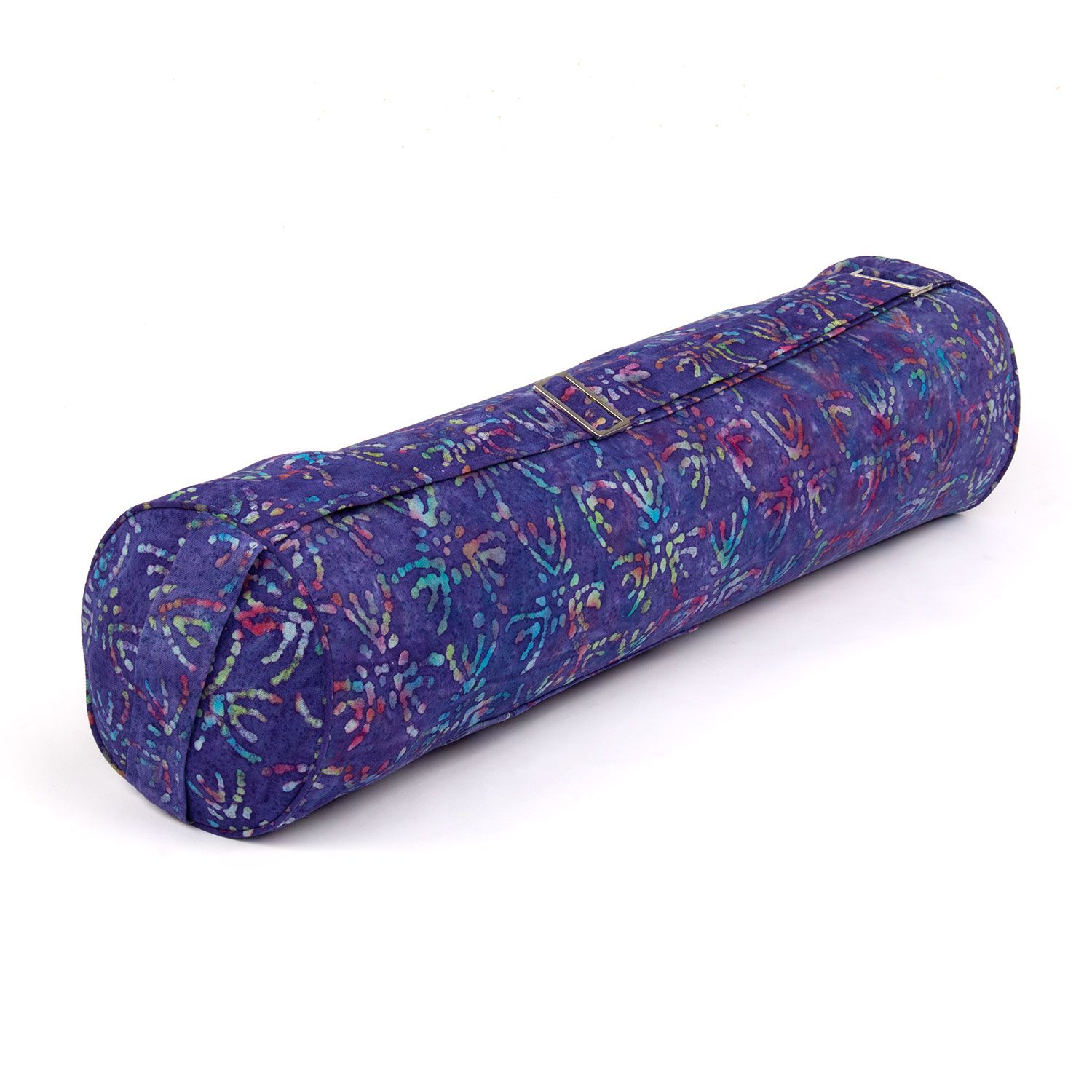 Paarse yogatas met patroon, langwerpig. Ritssluiting en draagriem. Ligt op witte achtergrond.