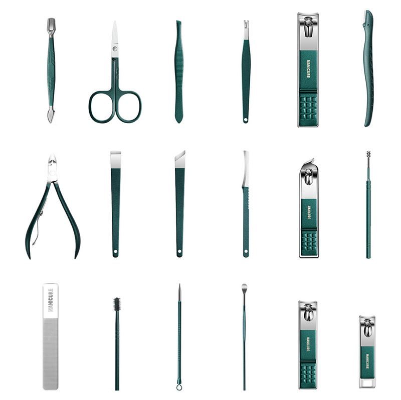 Individuele tools van een donkergroene manicure set.
