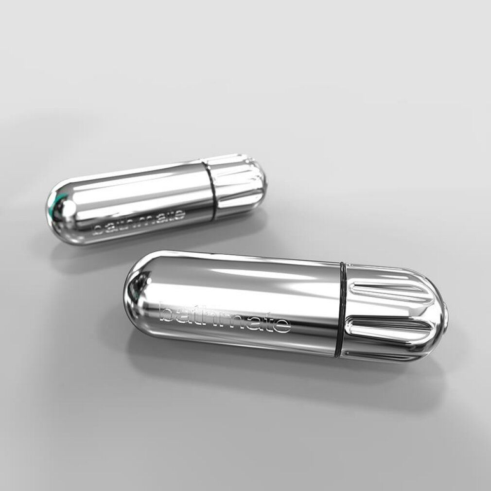 Twee zilveren opzetstukken met de tekst "bathmate".