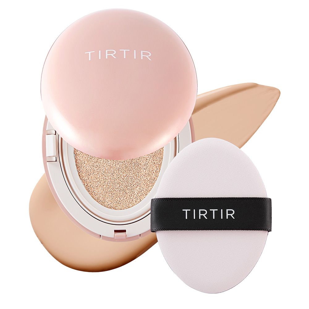 TIRTIR Mask Fit All Cover Cushion dans un boîtier rose avec applicateur et échantillons de fond de teint.