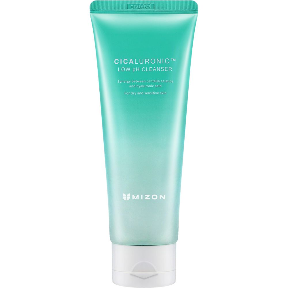Een tube met productnaam. Groen-witte kleurstelling. Witte sluiting. Tekst: Cicaluronic Low pH Cleanser.