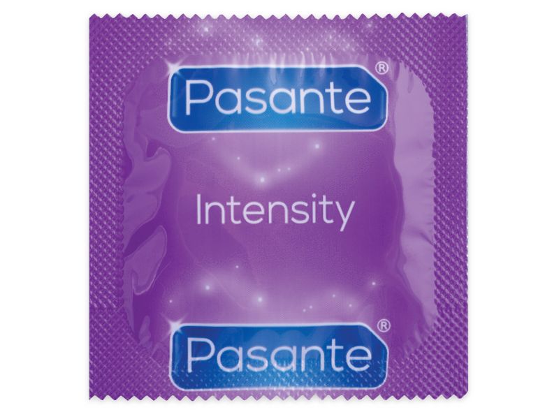 Emballage individuel d'un préservatif Pasante Intensity.