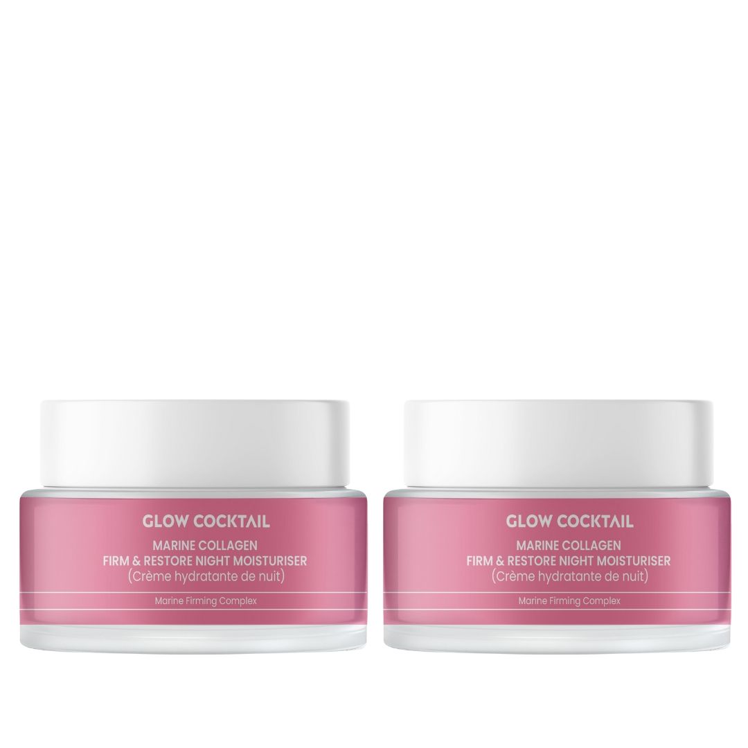 Deux pots de crème de nuit. Étiquette rose avec texte: Glow Cocktail, Marine Collagen, Firm & Restore Night Moisturiser. Couvercles blancs.
