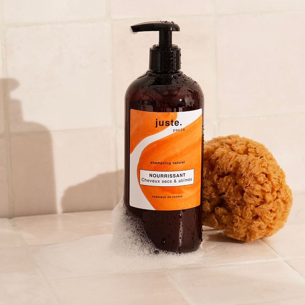 Flacon pompe, shampooing pour cheveux secs.