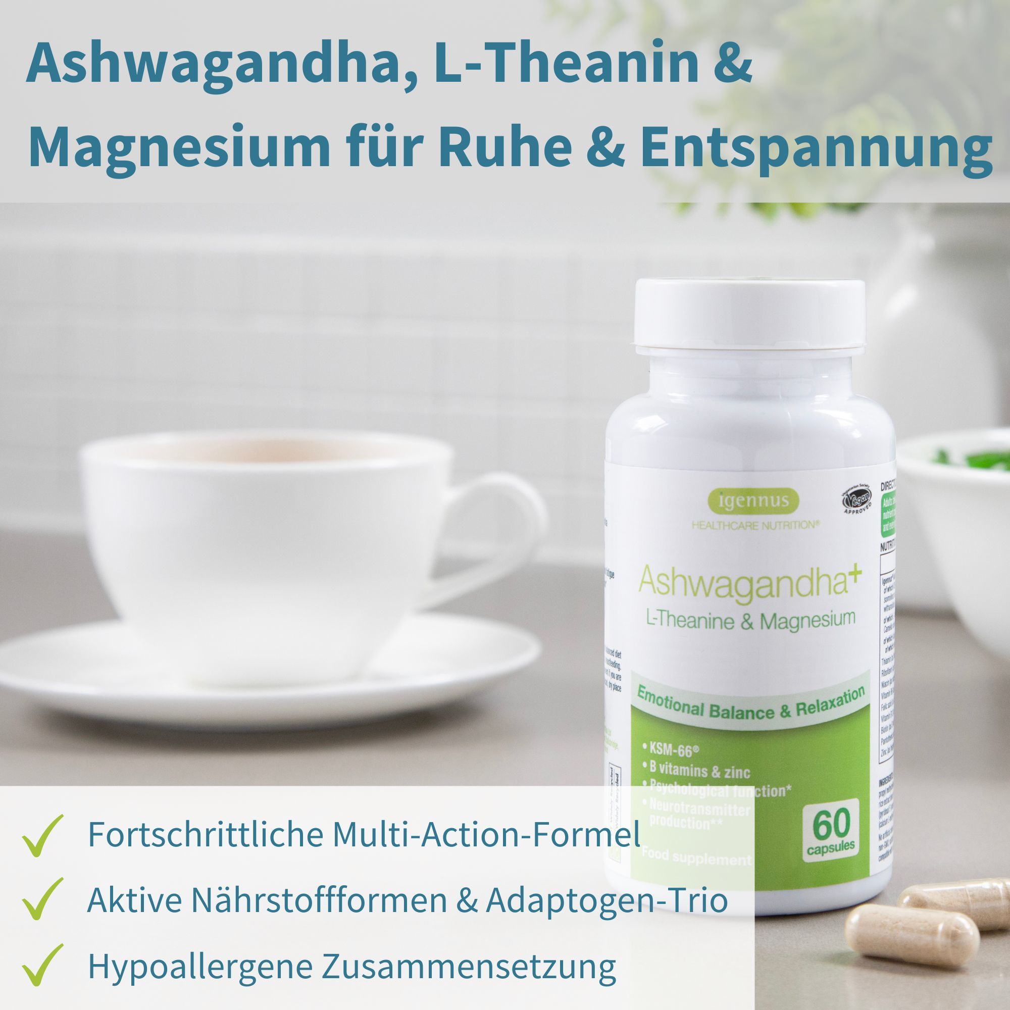 Pot Igennus Ashwagandha à côté d'une tasse de café et de deux capsules.