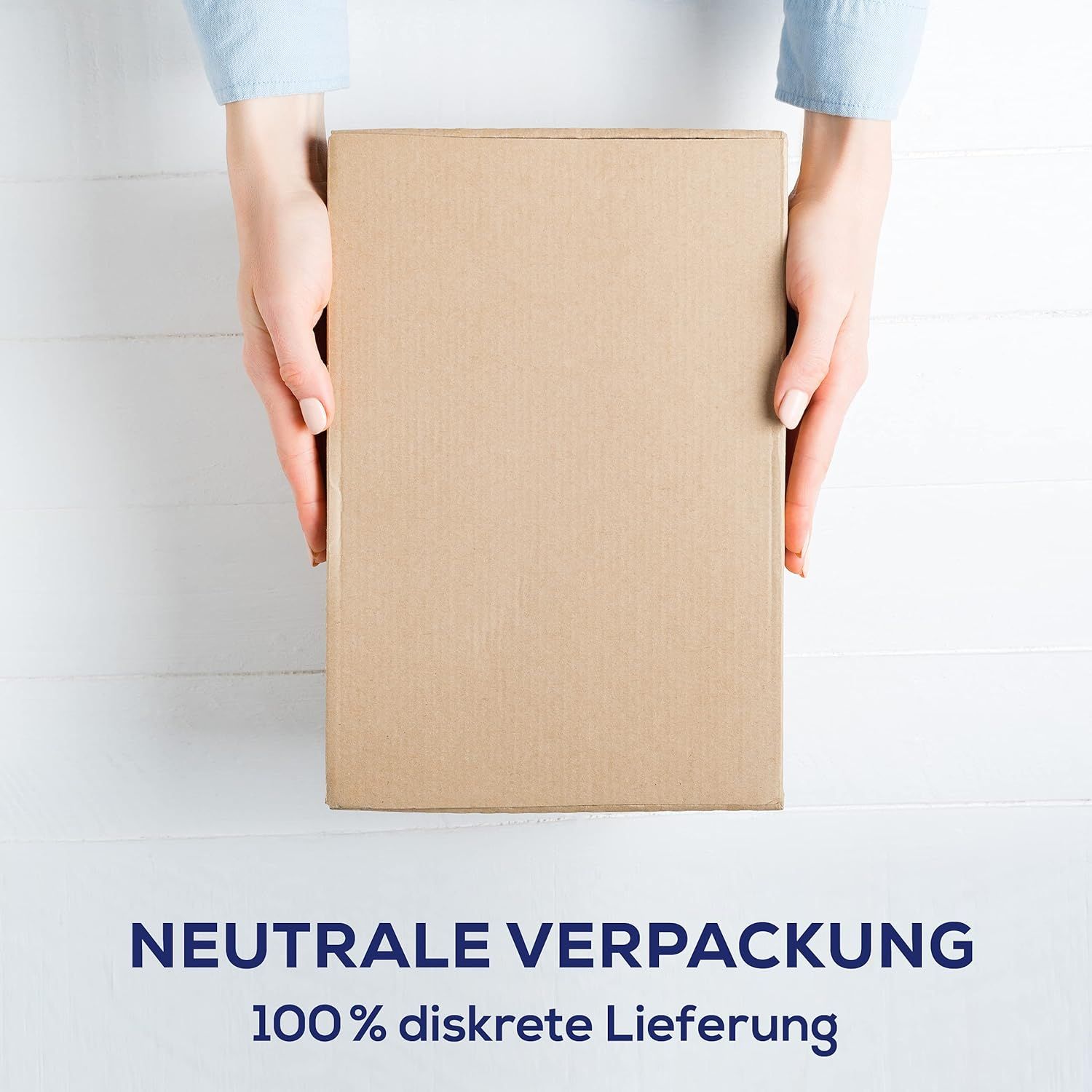 Emballage brun neutre. Texte : "EMBALLAGE NEUTRE" et "Livraison 100% discrète". Mains tenant la boîte.