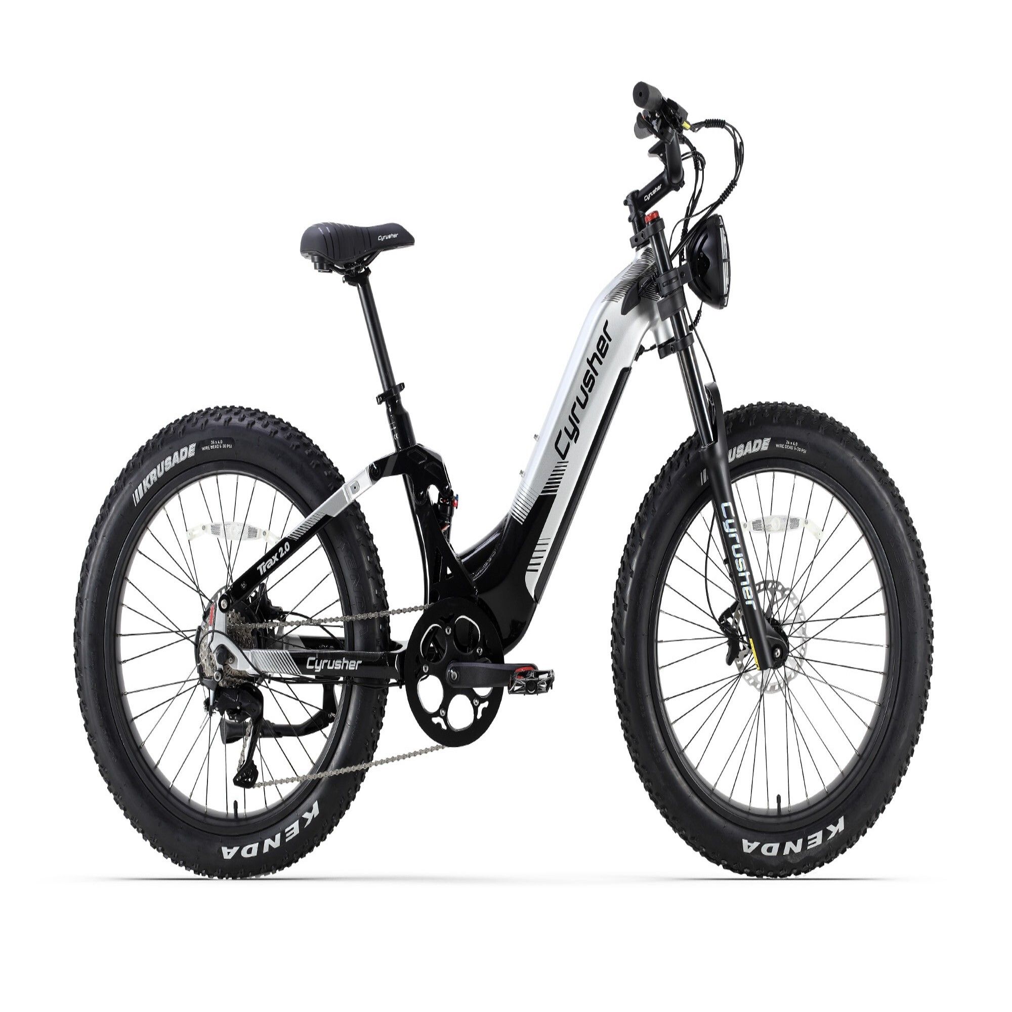 Vélo électrique CYRUSHER Trax 2.0, noir et argent, pneus larges, marque visible.