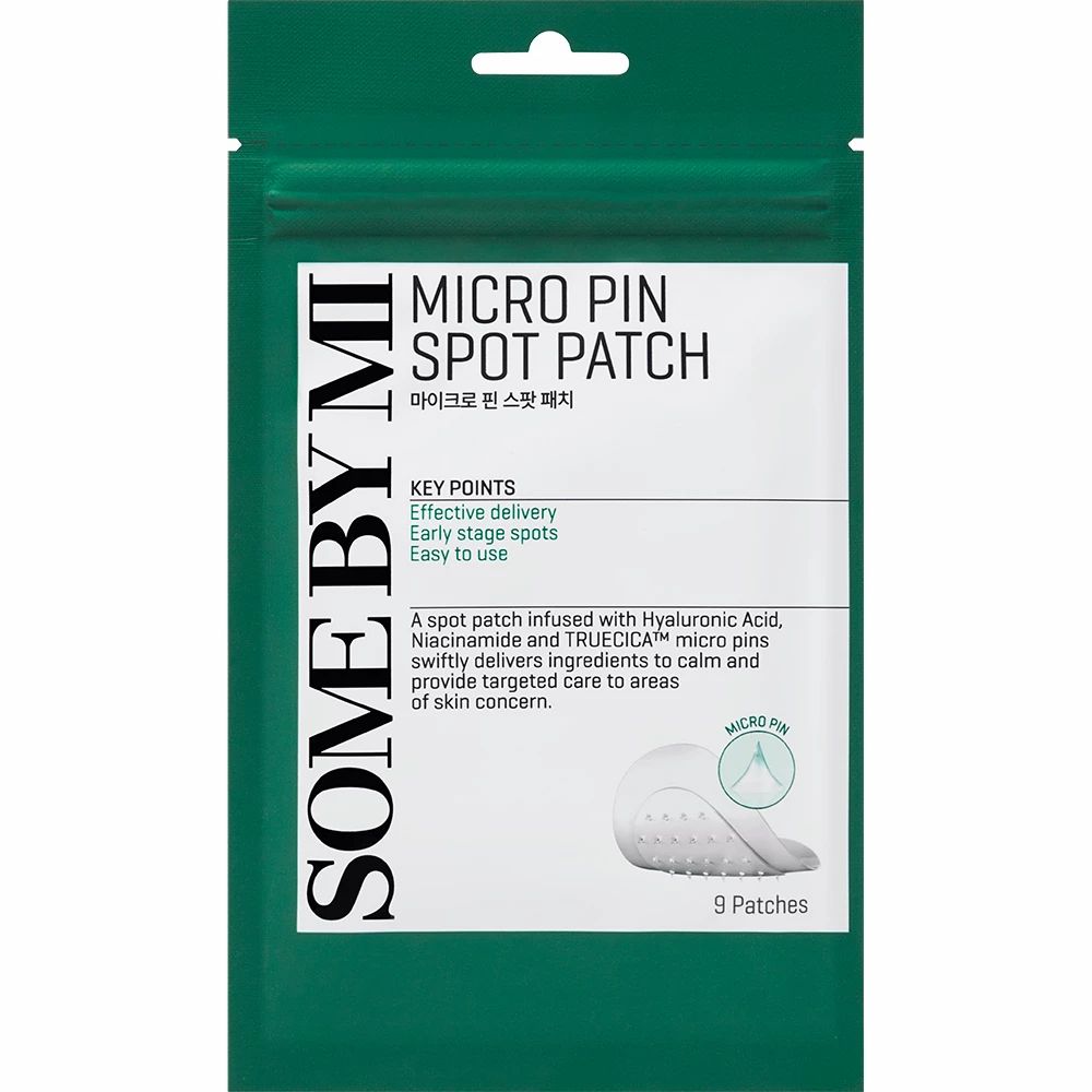 Groene verpakking met productnaam en logo. Bevat 9 patches. Tekst: SOME BY MI, MICRO PIN SPOT PATCH.