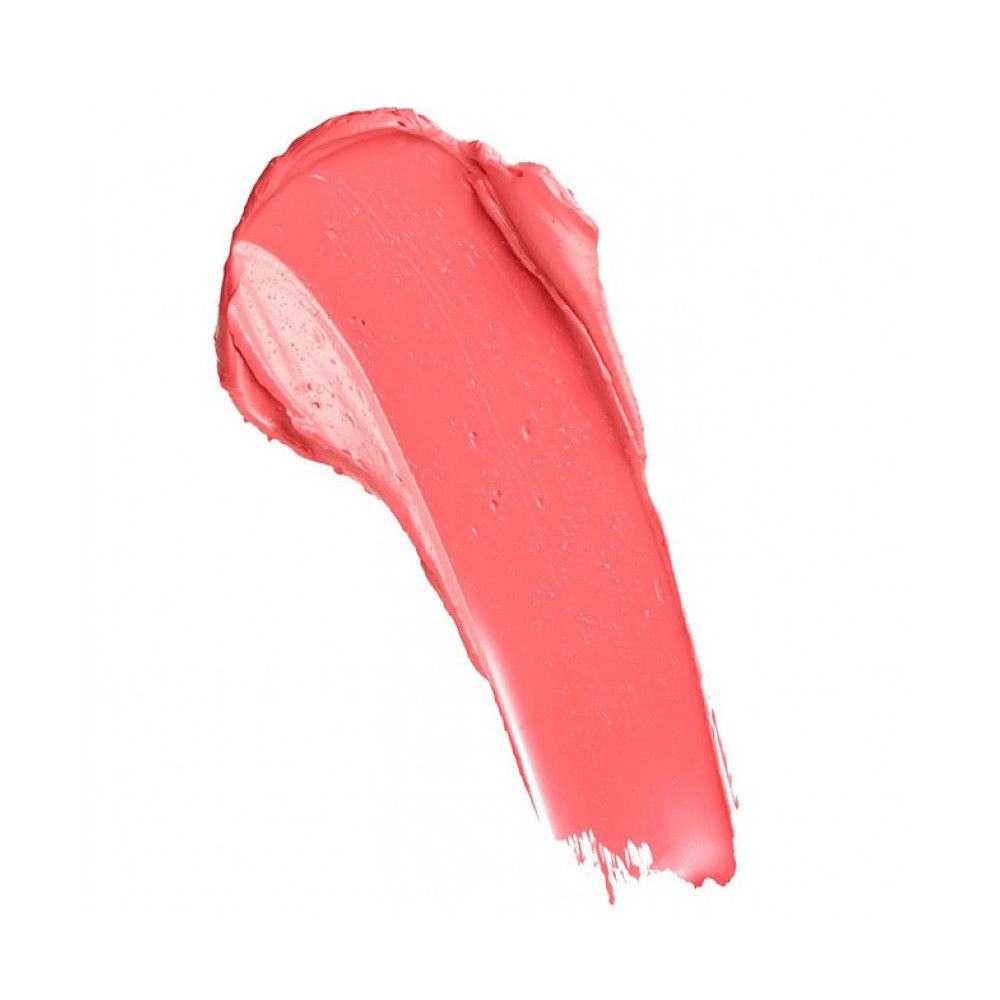 Échantillon de rouge à lèvres rouge sur fond blanc. La texture est crémeuse et opaque.