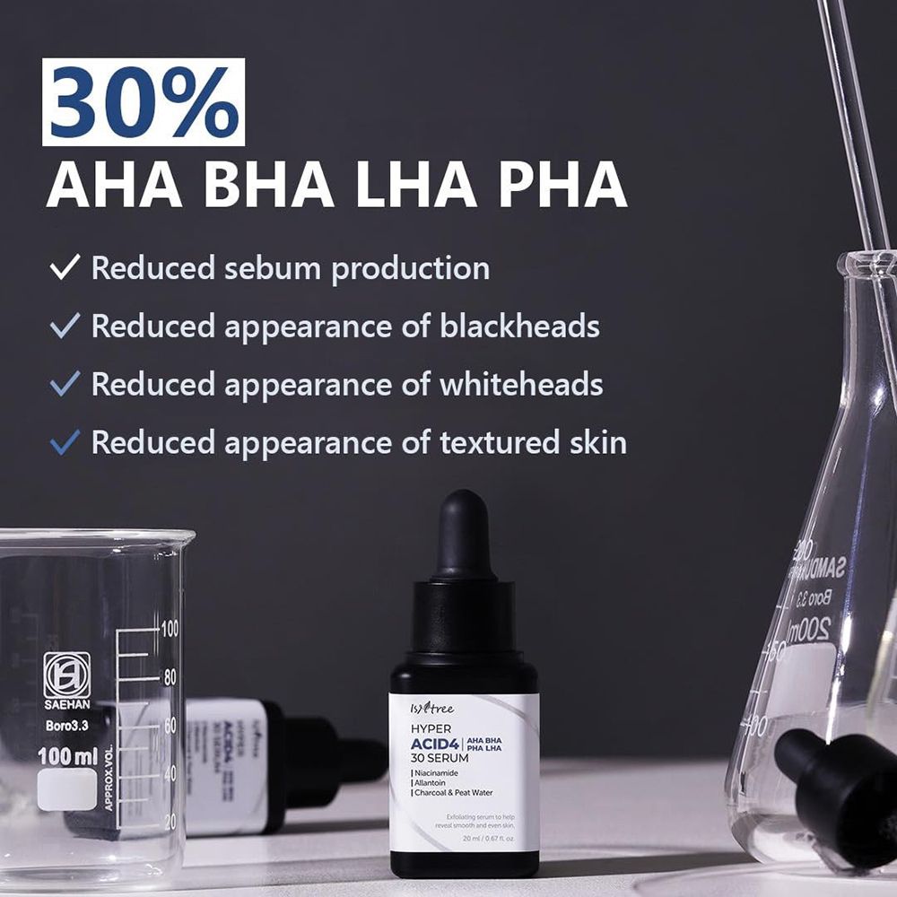 Équipement de laboratoire et flacon de sérum. Texte : 30% AHA BHA LHA PHA. Réduit la production de sébum, points noirs, points blancs.