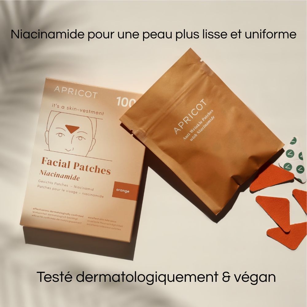 Emballage de patchs faciaux APRICOT avec Niacinamide. Sachet et patchs visibles. Texte.