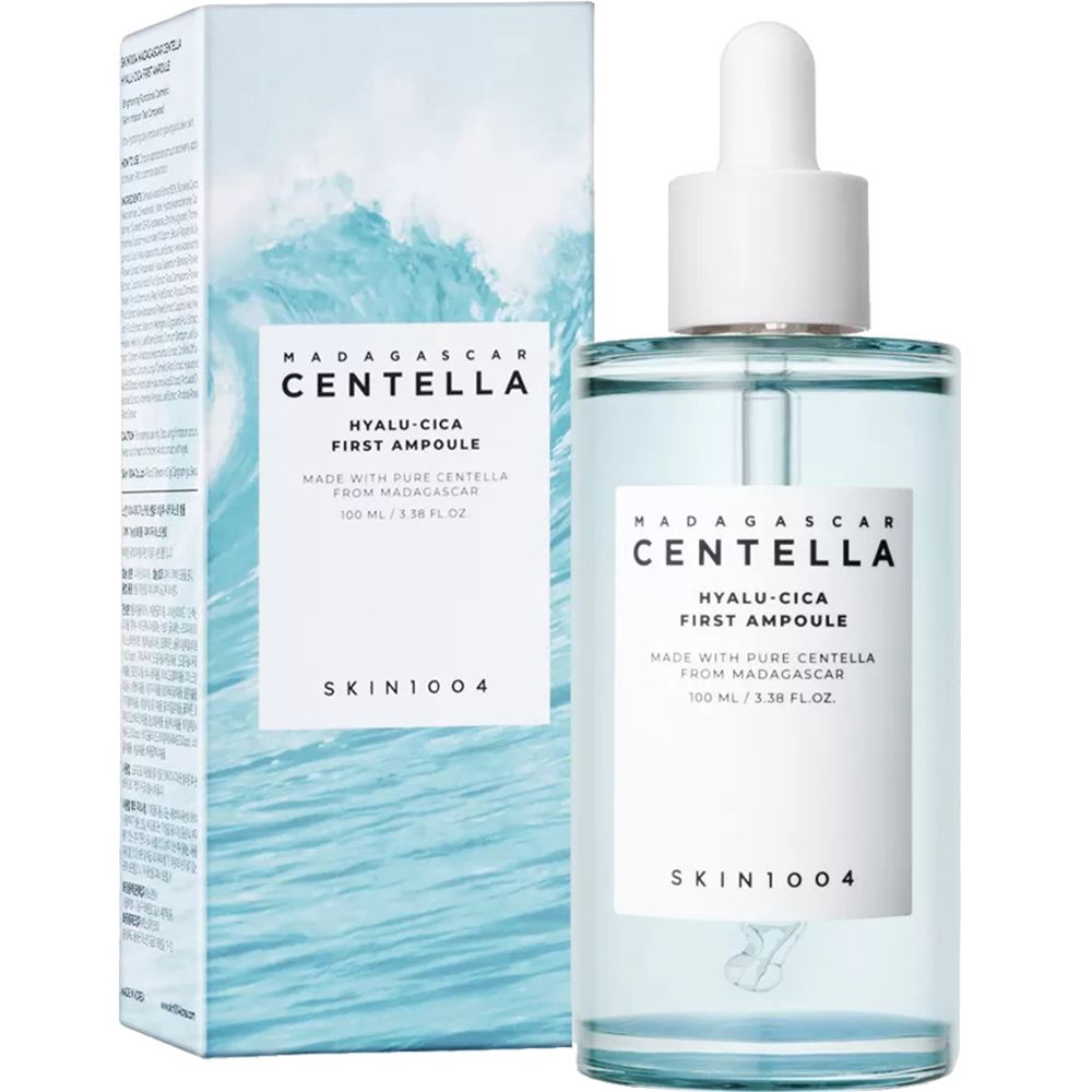 Fles en verpakking naast elkaar. Merk SKIN1004 en productnaam zichtbaar.