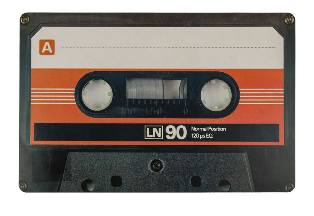 Tafelset met cassettebandontwerp. Oranje, wit en zwart. Opschrift: LN 90, Normal Position, 120µs EQ.