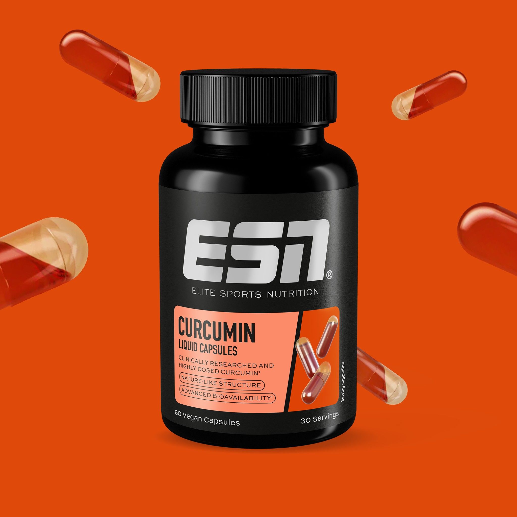 Zwarte fles met capsules op oranje achtergrond. Oranje etiket met tekst: Curcumin Liquid Capsules. Merk: ESN.