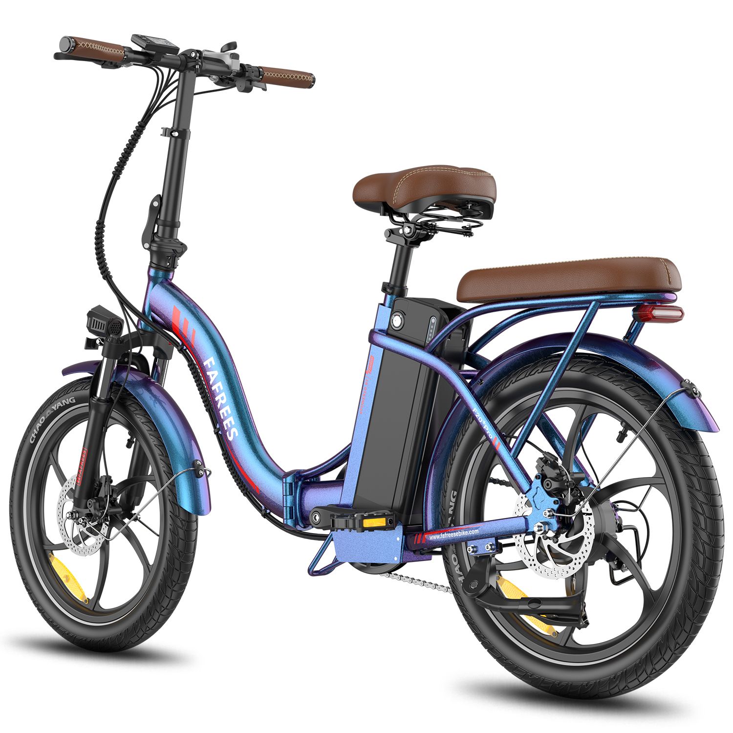 Opvouwbare e-bike, blauw-paars. Bruin zadel en bagagedrager. Zwarte banden en velgen. Merk FAFREES.