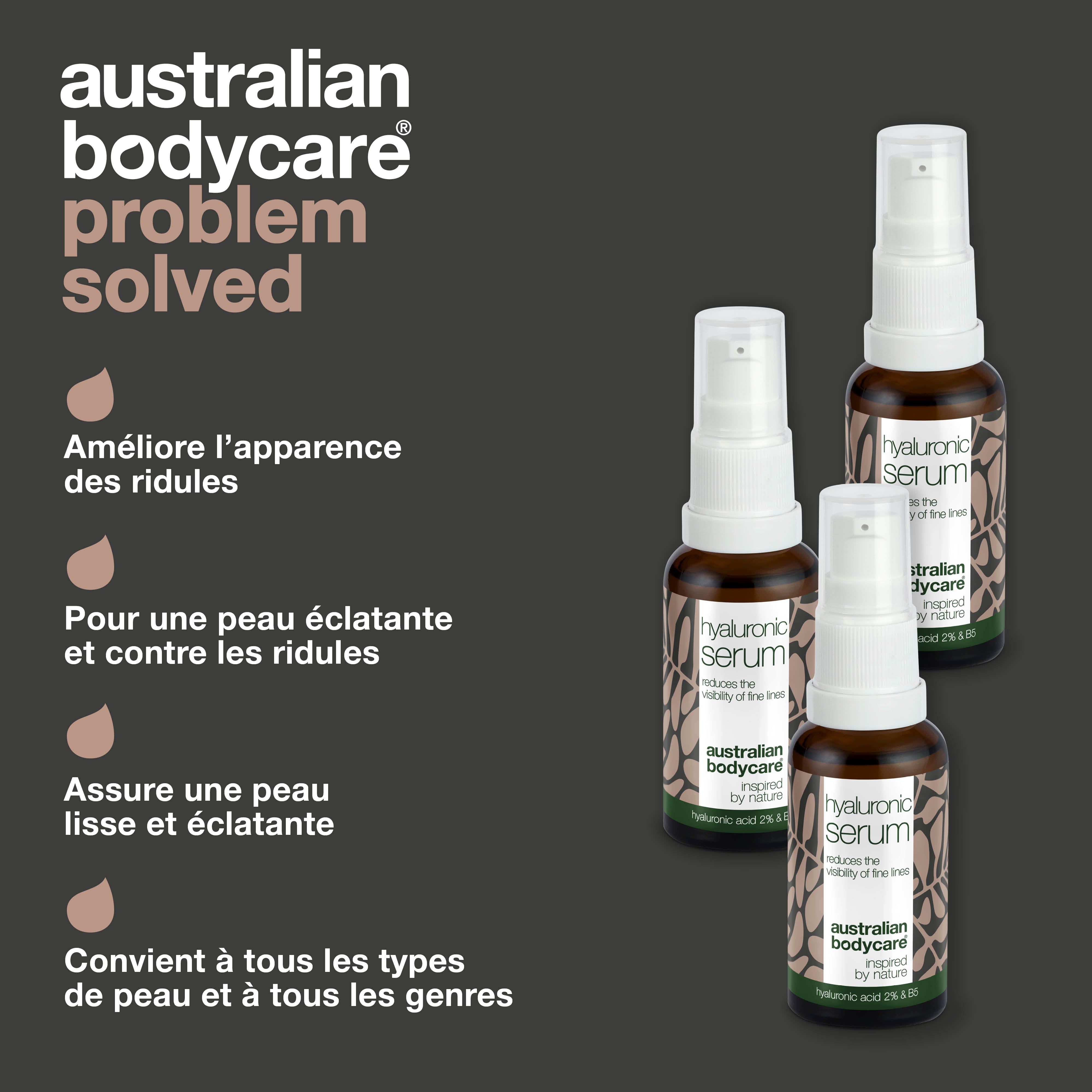 Présentation du produit avec des flacons de sérum. Inscription : Hyaluronic Serum, Australian Bodycare.