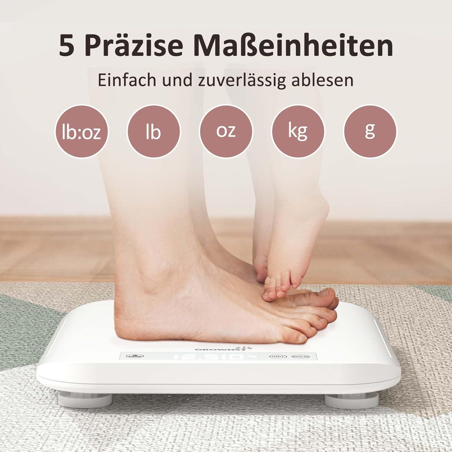 Persoonlijke weegschaal met weergave van 5 eenheden: lb:oz, lb, oz, kg, g. Voeten op de weegschaal.