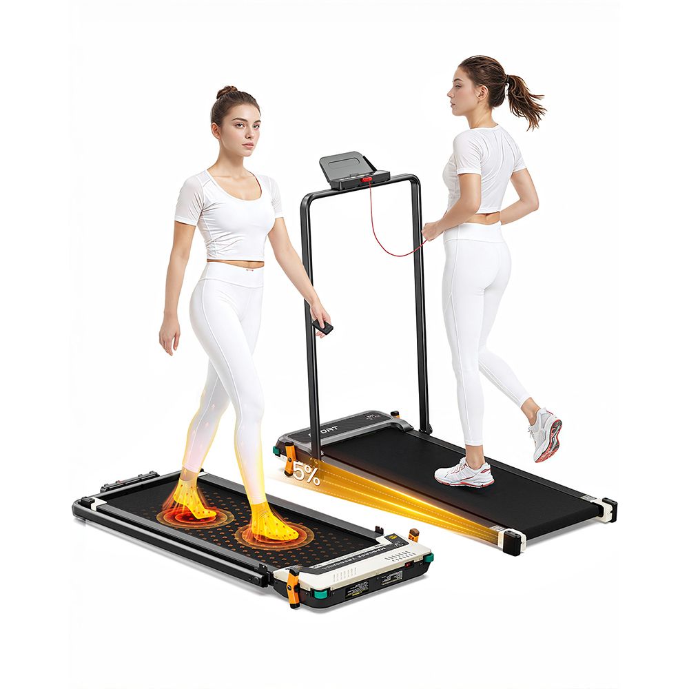 Tapis roulant compact avec bande noire et écran argenté. Une femme en blanc marche dessus.