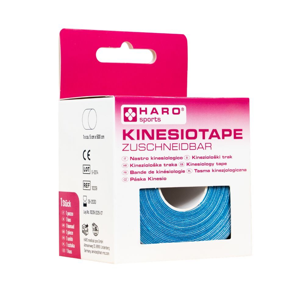 Blauwe kinesiotape op rol in verpakking. Merk HARO SPORTS. Opschrift: KINESIOTAPE ZUSCHNIDBAR. Verpakking met informatie.