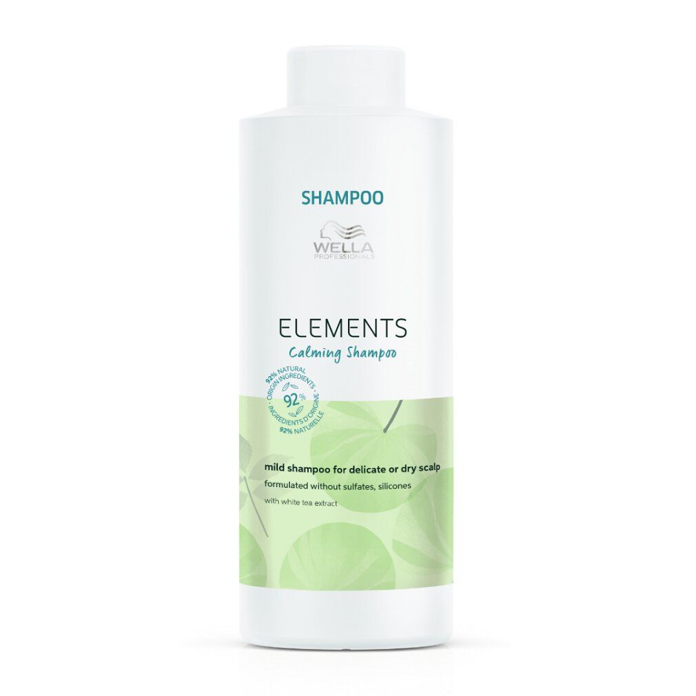 Witte shampoo fles met groen etiket. Opschrift: Wella Elements, Calming Shampoo. 92% natuurlijke ingrediënten.