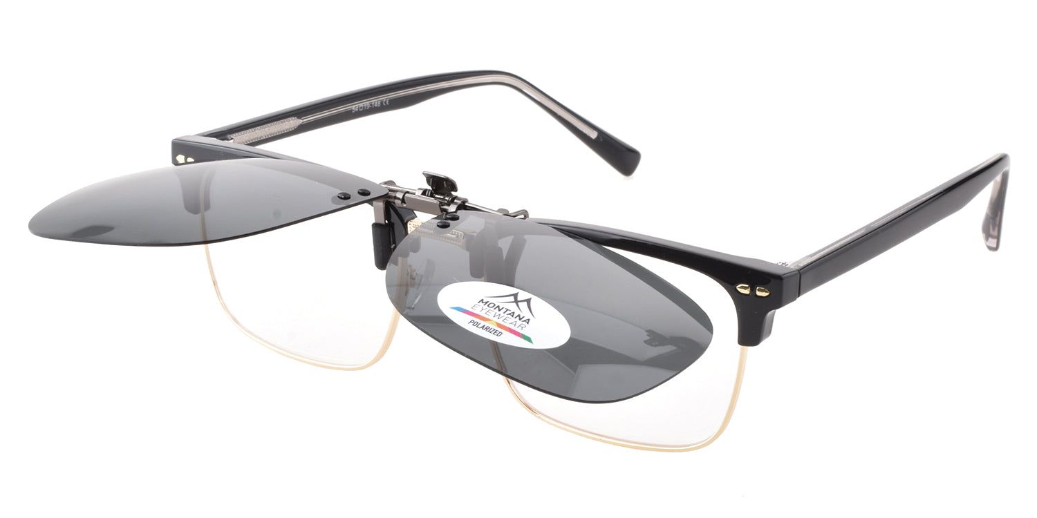 Lunettes de soleil avec verres clip-on, monture noire. Verres gris, logo Montana Eyewear.