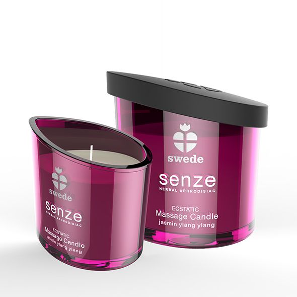 Twee roze massagekaarsen in glazen houders. Zwarte deksels. Opschrift: Swede Senze, Ecstatic Massage Candle, Jasmin Ylang Ylang.
