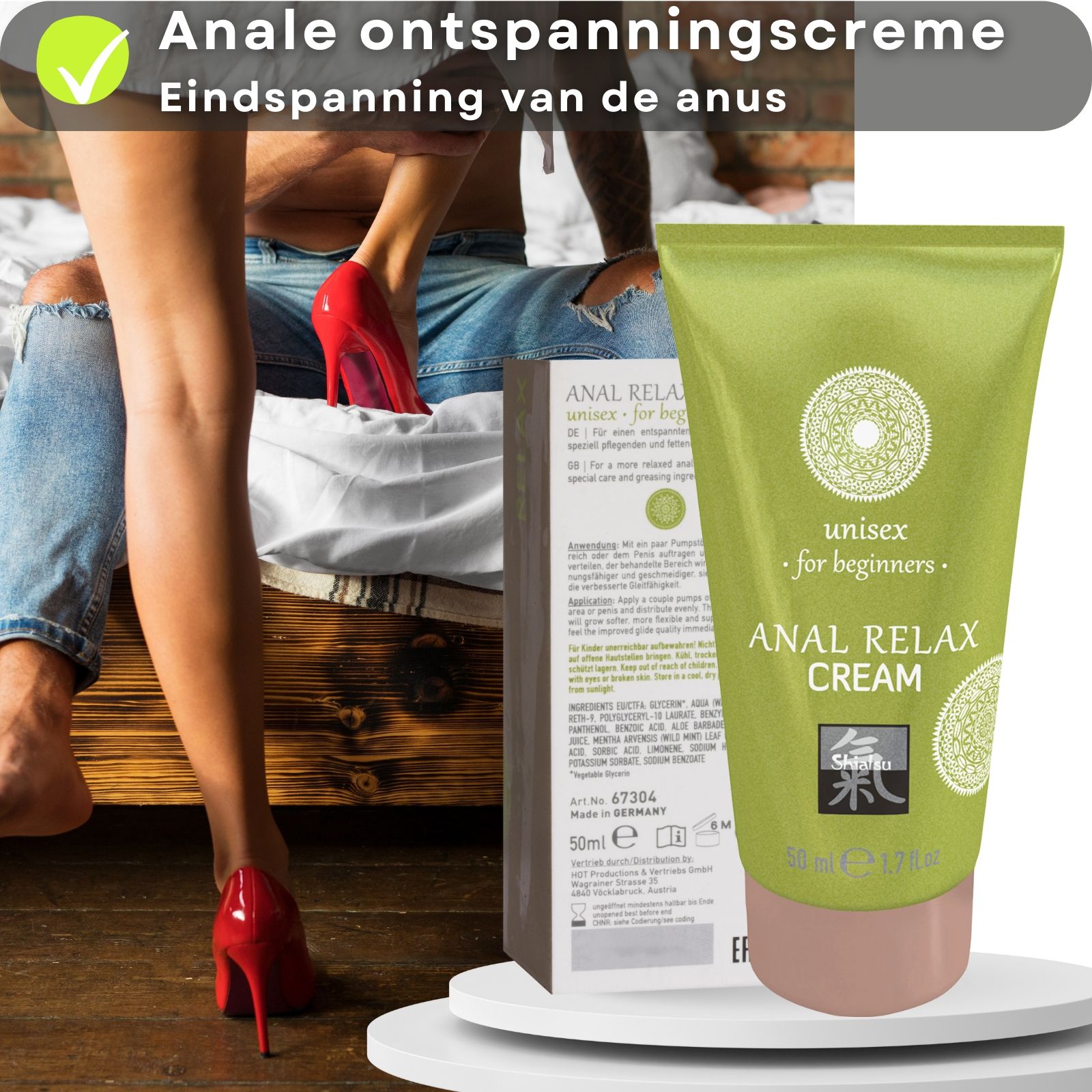 Groene tube. Tekst: ANAL RELAX CREAM, unisex for beginners. Logo. Roze dop. 50 ml. Vinkje. Paar op de achtergrond.