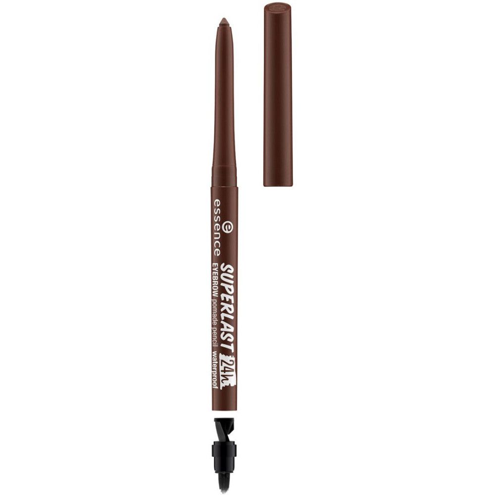 Crayon à sourcils brun avec capuchon ouvert. Inscription: Essence, SUPERLAST 24h Waterproof.