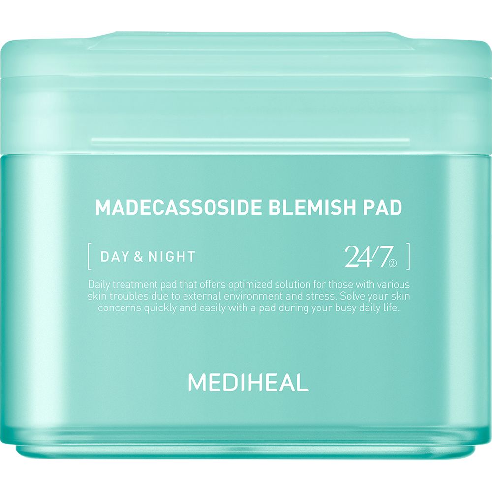 Boîte turquoise avec texte "MADECCASSOSIDE BLEMISH PAD". Marque: MEDIHEAL. Texte: "DAY & NIGHT 24/7".