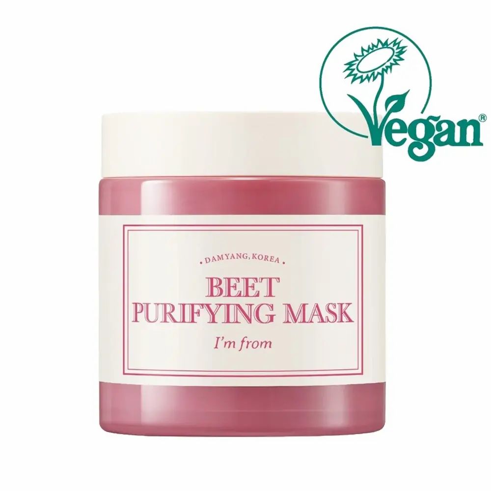 Roze gezichtsmasker in pot met witte deksel. Vegan keurmerk. Tekst: BEET PURIFYING MASK, I'm from.