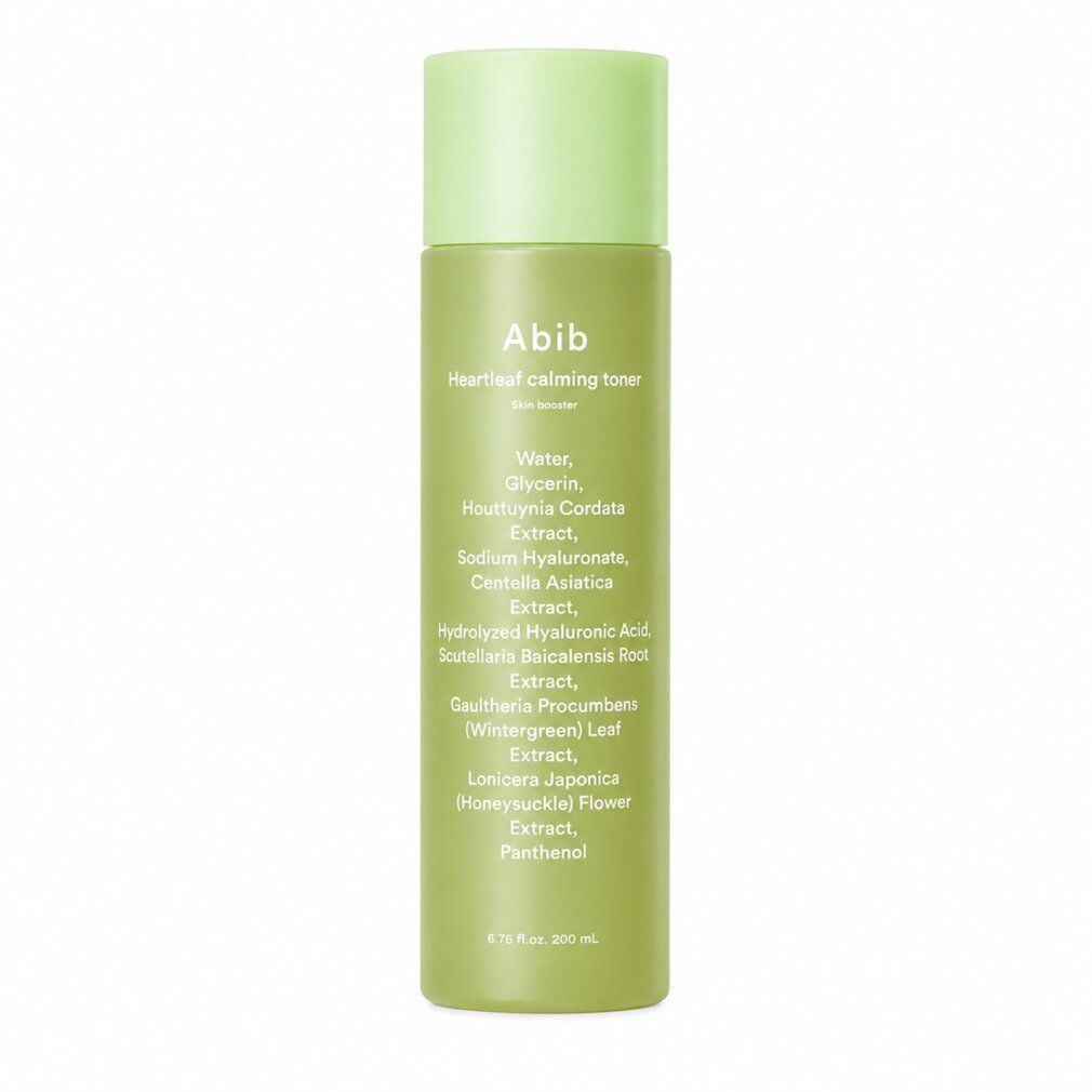 Abib Heartleaf Calming Toner: Lichtgroene fles met witte opdruk die ingrediënten opsomt. 200 ml.