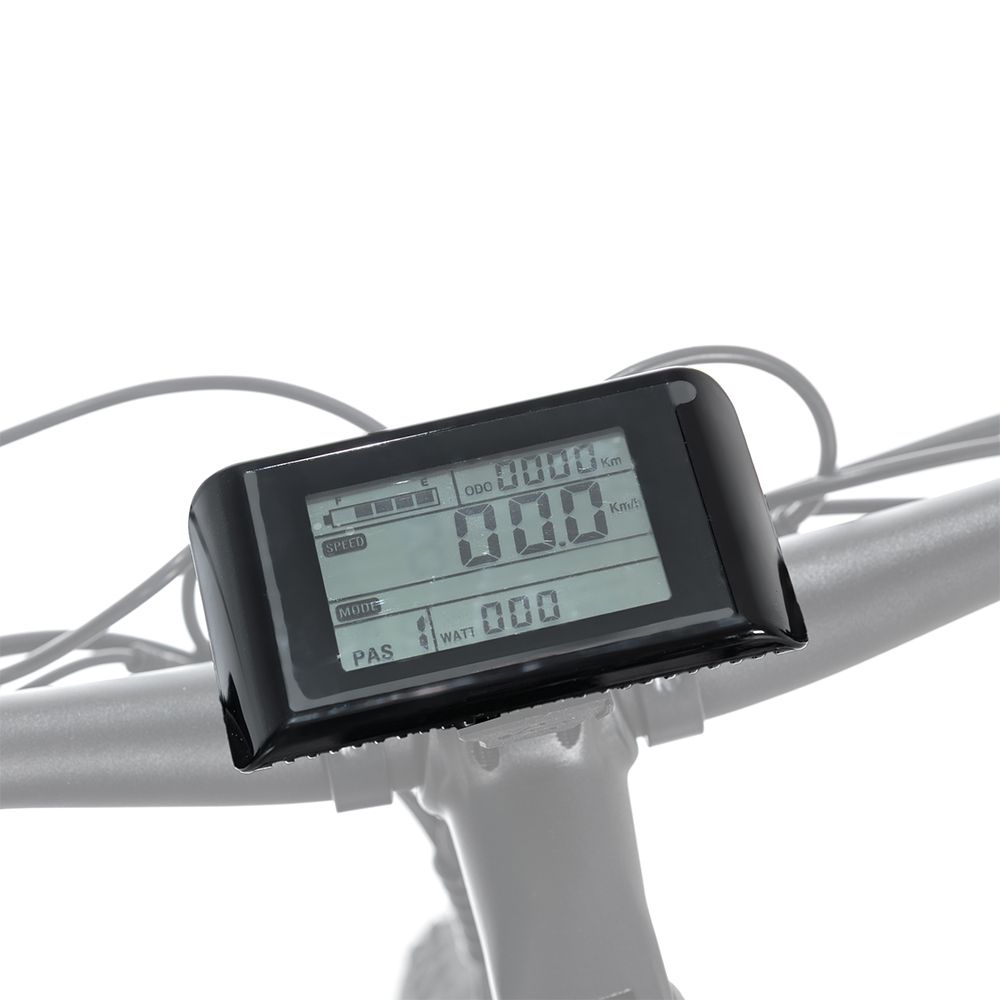 Fietscomputer op het stuur. Zwarte behuizing, LCD-scherm. Toont snelheid, afstand, vermogen en PAS-niveau.